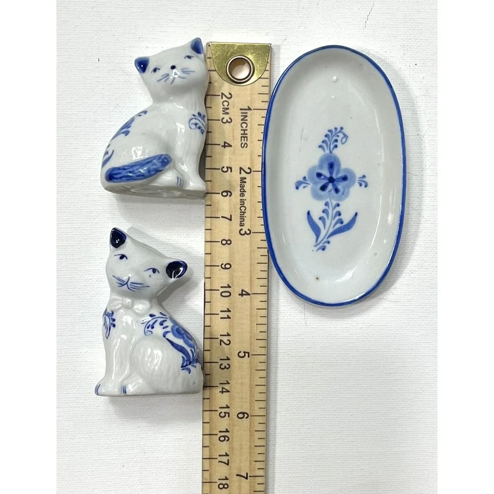 Cats on a Tray Salt & Pepper Shakers Handcrafted in Thailand Blue Kittens VTG